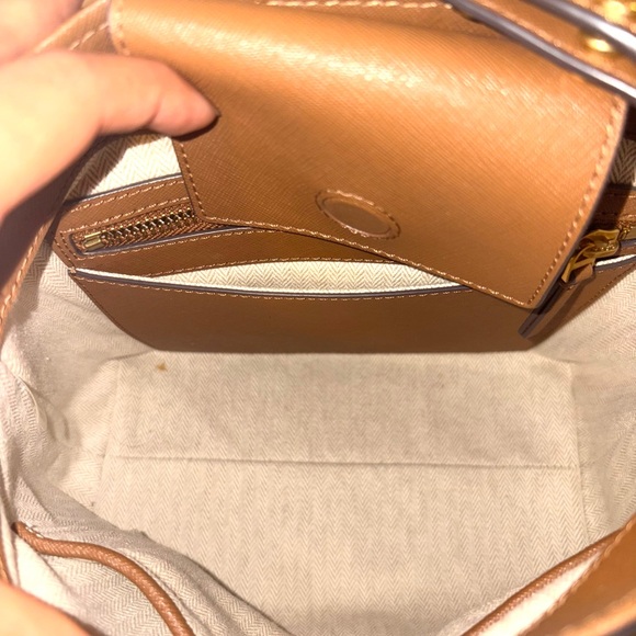 Tory Burch Tan Leather Shoulder Bag - Picture 7 of 8